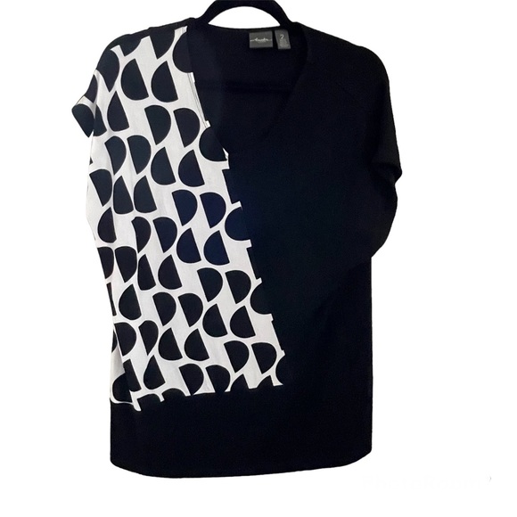 Chico's Tops - Travelers by Chico’s Black & White Top - Sz 2 (L)